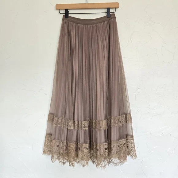 Pleated Velvet Lace Reversible Skirt - Picture 2 of 7